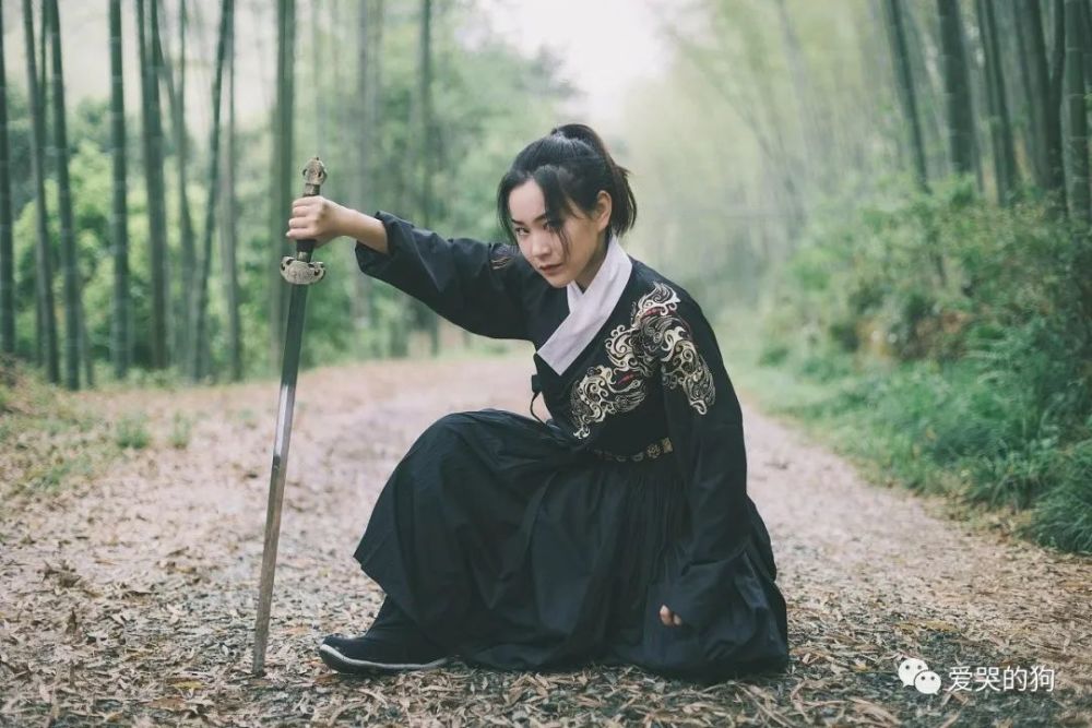 金庸武侠小说|读过无数的金庸武侠小说，不如这首侠客诗来得痛快，通篇气势磅礴