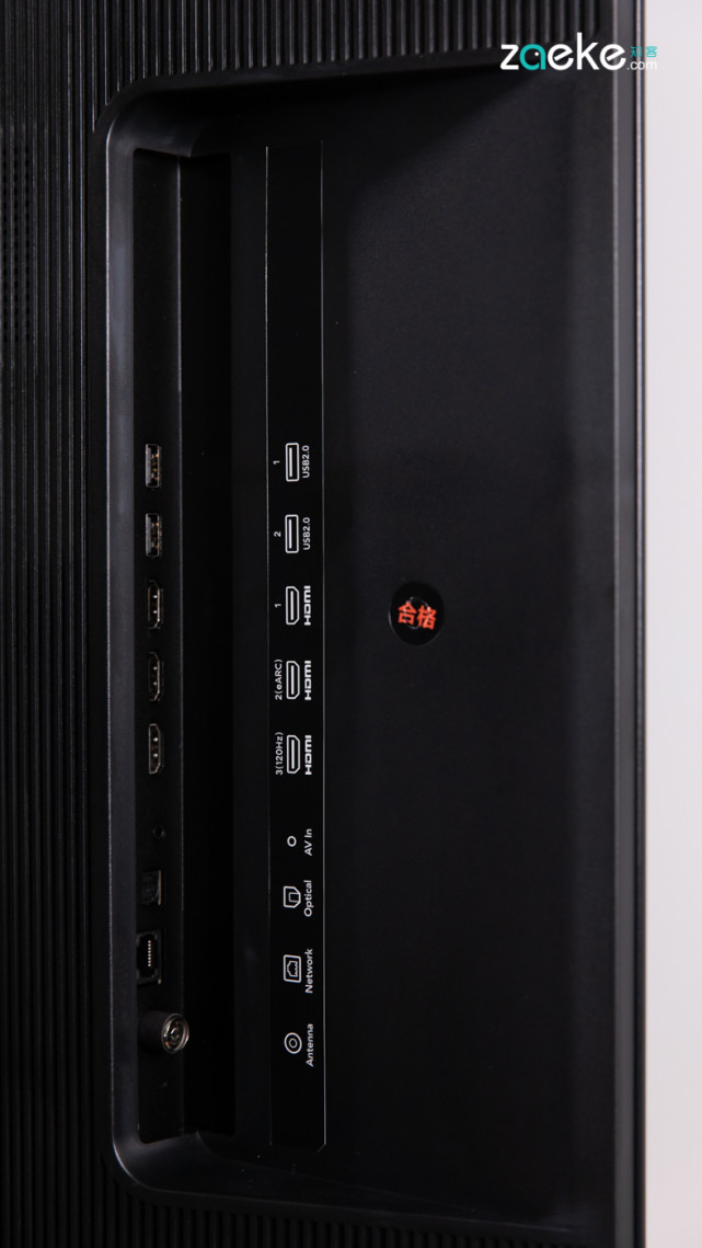 话说回来,很高兴能够在小米电视 大师65英寸oled提供的一众输入接口中