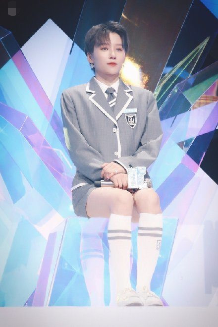 硬糖少女303|个人专辑迫不及待发出，希林也要学刘雨昕，C位都这么牛吗？