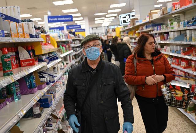 鲍里斯·约翰逊|强制戴口罩！约翰逊宣布英国人进商店必须戴口罩，不戴的要罚款