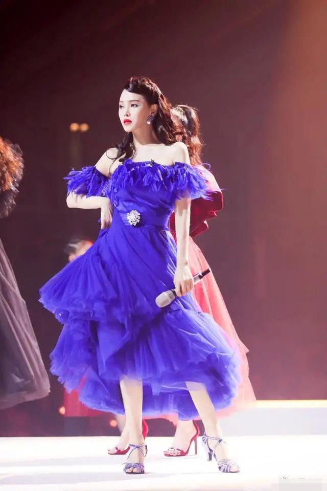 伊能静|伊能静写小作文谈近日心情，感谢黄圣依张萌在身边陪伴开导自己