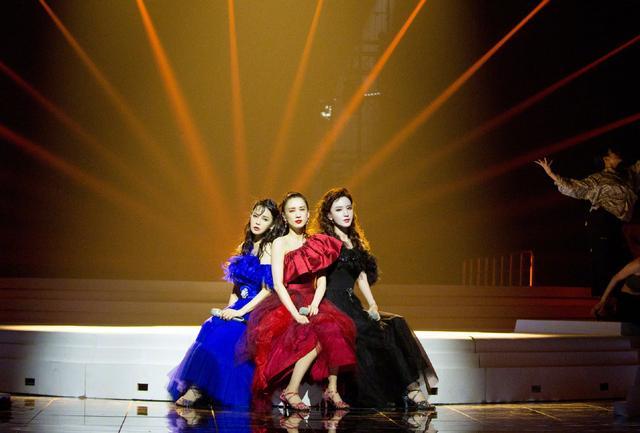 伊能静|伊能静写小作文谈近日心情，感谢黄圣依张萌在身边陪伴开导自己