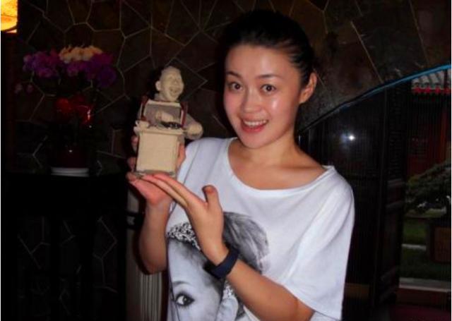 赵本山|出道16年0绯闻！她是赵本山最宠女徒弟，37岁至今单身