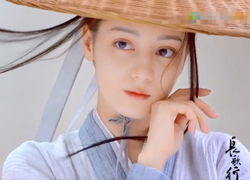 迪丽热巴|《长歌行》官宣花絮海报，热巴已经够美了，看到女二后却变心了！