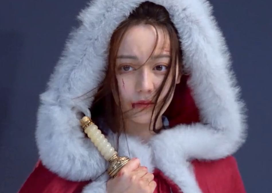 迪丽热巴|《长歌行》官宣花絮海报，热巴已经够美了，看到女二后却变心了！