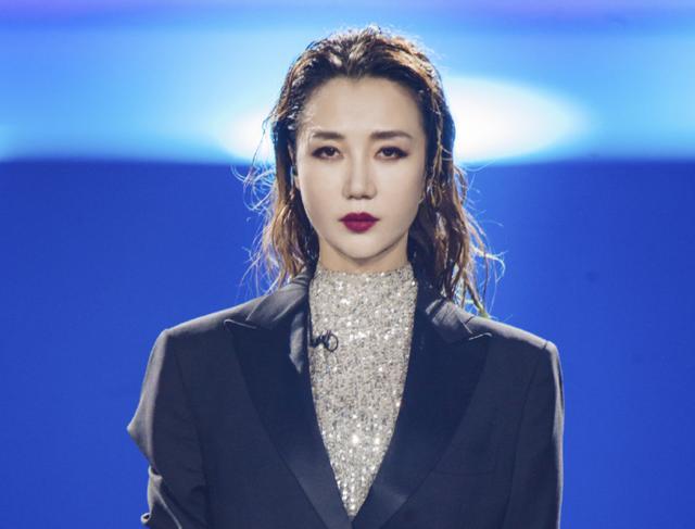 许飞|许飞被疑买水军？浪姐复活榜涨幅异样遭吐槽，她曾说淘汰反而轻松