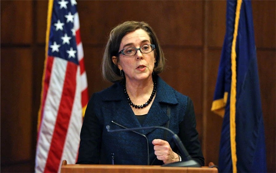 新冠病毒|新冠病例激增，美国多州暂停重新开放，恢复防疫限制措施