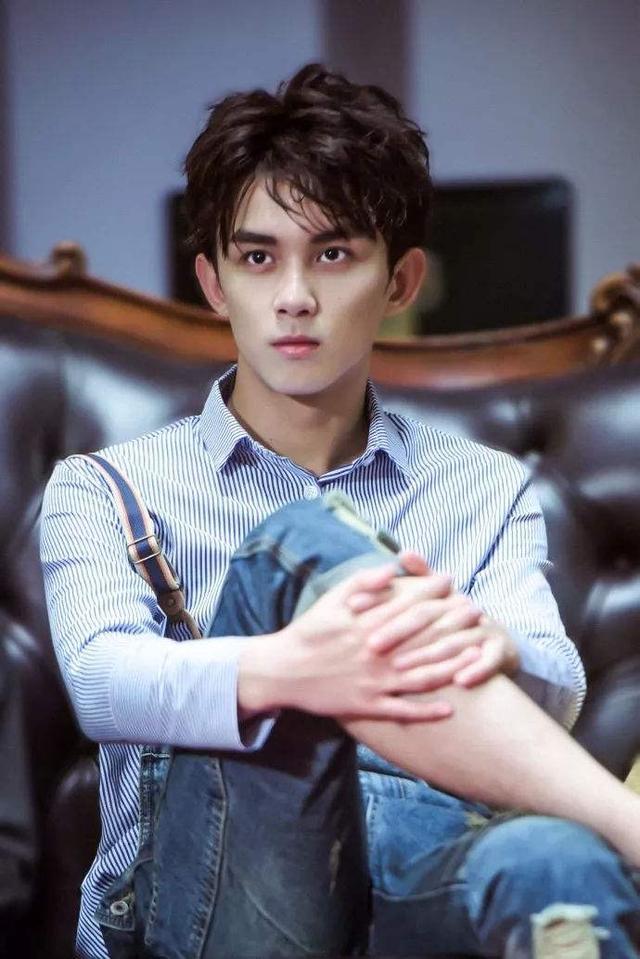 十二星座专属男神肖战王一博在列