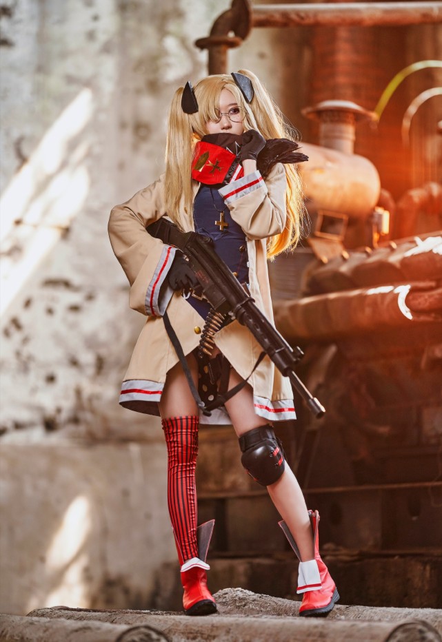 少女前线hk21机枪娘还原,英伦风甜酷少女,各位看枪就行了