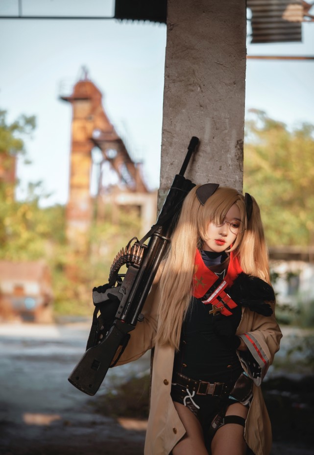 少女前线hk21机枪娘还原英伦风甜酷少女各位看枪就行了