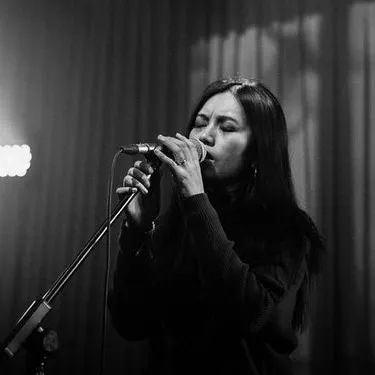 与非门乐队主唱蒋凡就是久未出现在大众面前的是的好久没有听过她的