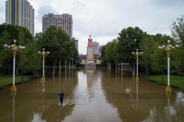 长江洪峰通过武汉_腾讯新闻