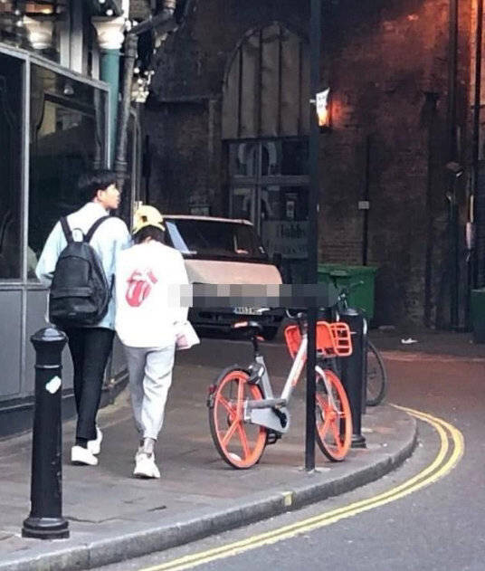 唐艺昕|唐艺昕产后首现身，身材苗条，张若昀每天做的美食是吃不胖吗？