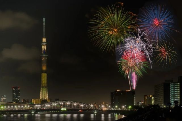 夏日的浪漫线香花火 日本