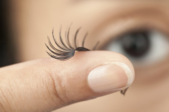 睫毛竟然还会倒着长 倒睫应该怎么办 5个好方法帮你解决 倒睫 角膜 角膜炎 眼药水