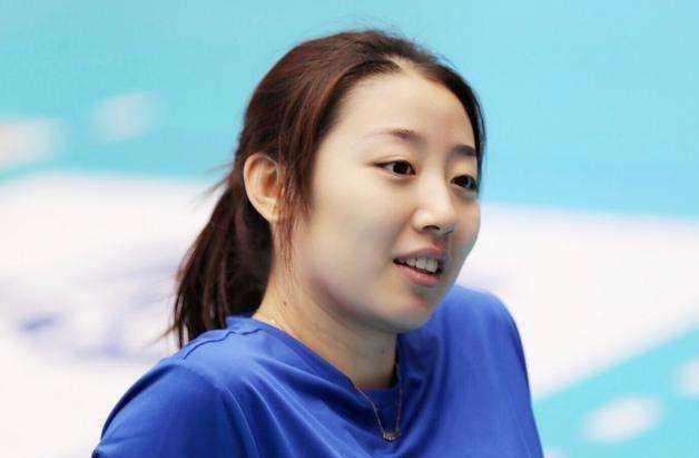 这可是存有很大变数的,一年的时间孙燕能否达到征战奥运会的要求呢》