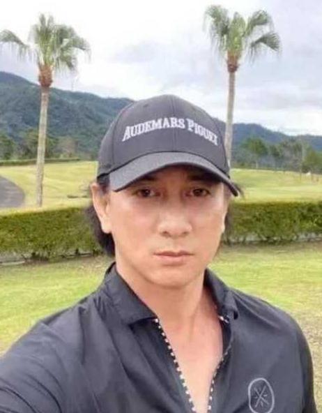 吴奇隆|摆脱油腻大叔，50岁吴奇隆颜值回春，和52岁胡军同框像两代人