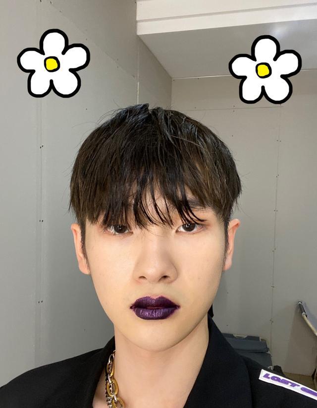 周震南|00后流量彻底放飞自我？涂紫色口红不忍直视，旁边郎朗比他还辣眼