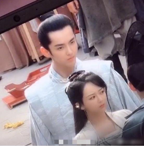 杨紫|《青簪行》新路透曝光！杨紫身形消瘦古装惊艳，摆脱虎背熊腰魔咒