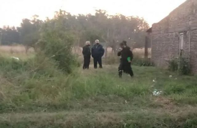 圣塔菲|14岁少女出门见男友彻夜未归，第二天下午尸体就被扔在她家门口