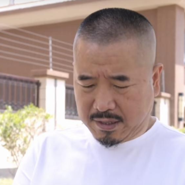 51岁刘能拒演《乡村爱情》,留了头发大变样,不再追随赵本山?