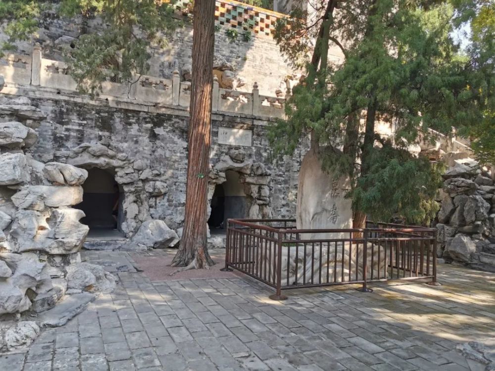 北海艮岳石能触摸到的800年沧桑史