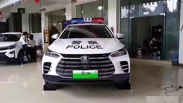 中国警车 新高速 创纪录 看到这么霸气的警车 网友竖起大拇指 腾讯新闻