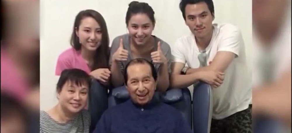 何超莲|何超莲送别赌王后首更新动态，曝光窦骁入住三太豪宅同居“试婚”