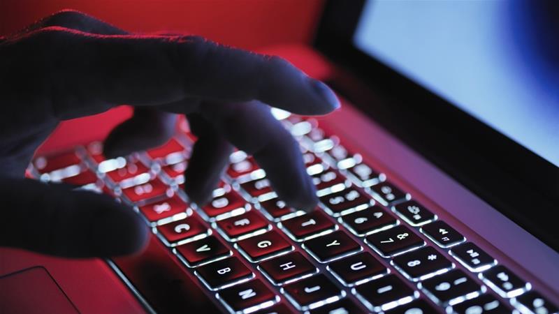 非洲_社会|美国女子到非洲见34岁网恋男友，却遭对方囚禁一年骗光数十万