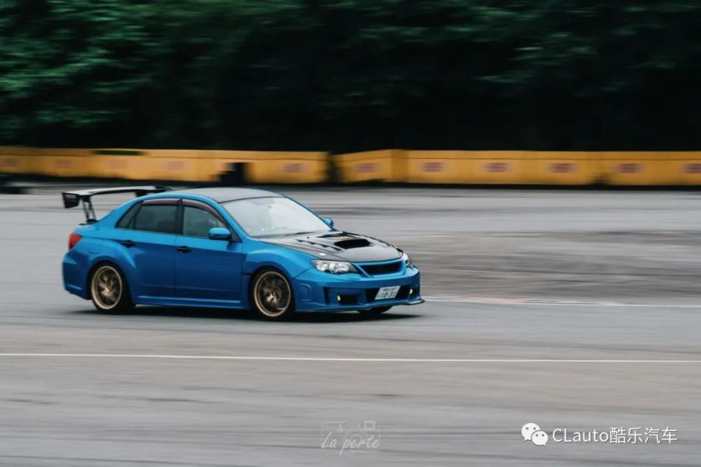 恶劣路况下的四驱车,evo以压倒性的优势获胜