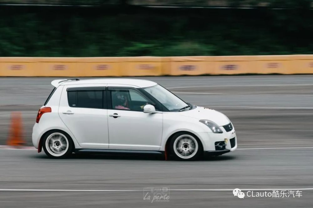 恶劣路况下的四驱车,evo以压倒性的优势获胜