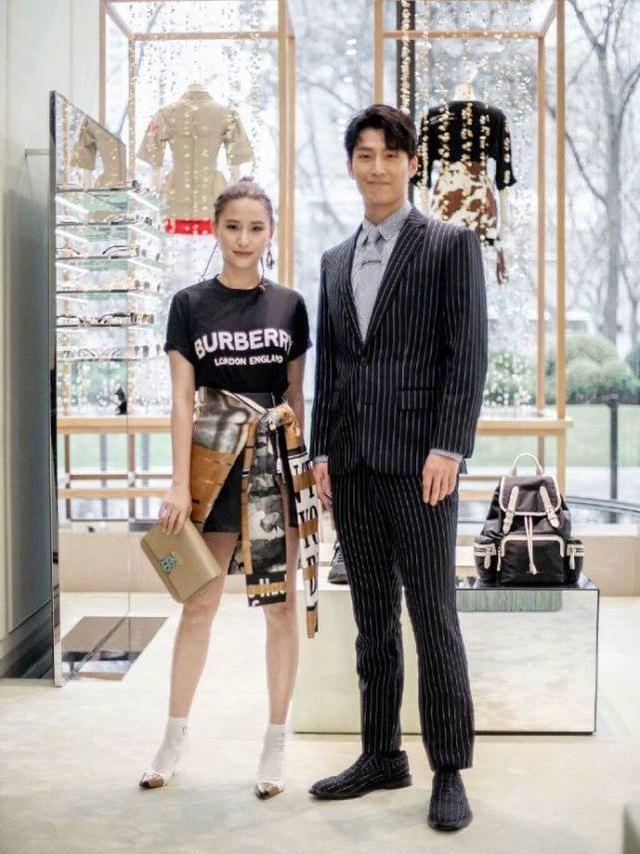 何超莲|送别赌王第四天，何超莲公开秀恩爱，留窦骁在妈妈家中居住疑已订婚