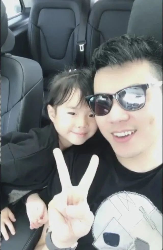 黄毅清|到处惹事的他被判了十五年