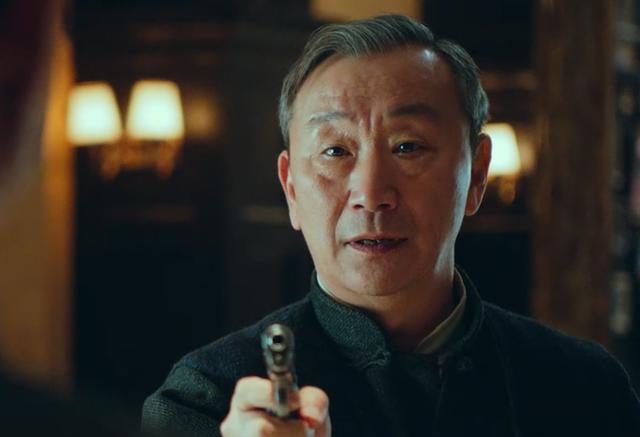 局中人胡伯是什么身份他为什么要制造被杀的假象