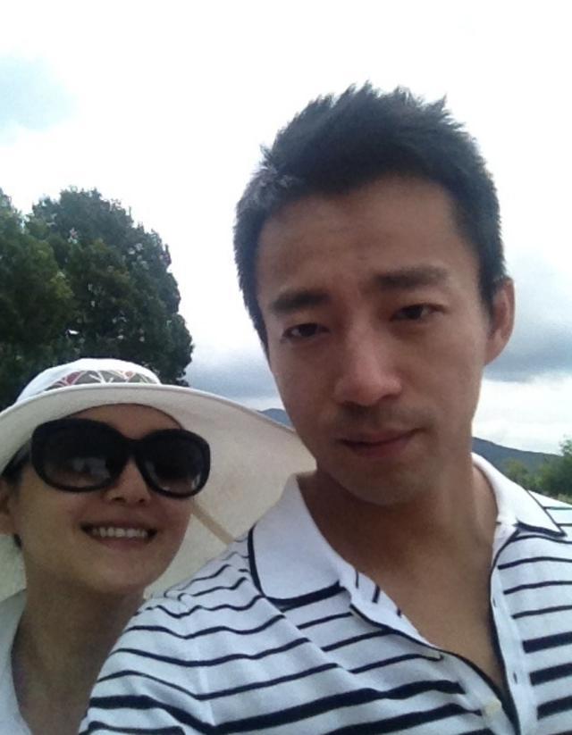 汪小菲|汪小菲晒16年与大s旧照秀恩爱，感慨自己长皱纹，但老婆一直都很美