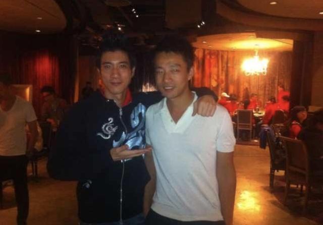 汪小菲|汪小菲晒16年与大s旧照秀恩爱，感慨自己长皱纹，但老婆一直都很美