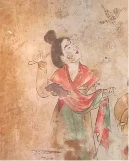 |太阳穴处的那道“斜红”