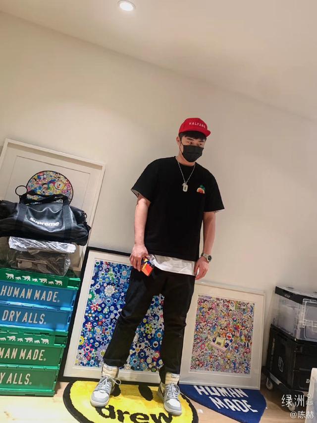 陈赫|陈赫高调晒新鞋，一双限量版被炒到20万？却被网友质疑是二手