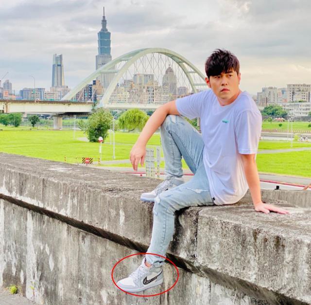 陈赫|陈赫高调晒新鞋，一双限量版被炒到20万？却被网友质疑是二手