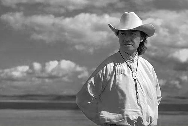 吉祥三宝|还记得吉祥三宝吗？父亲早已离世，母亲隐退，女儿其实有两个