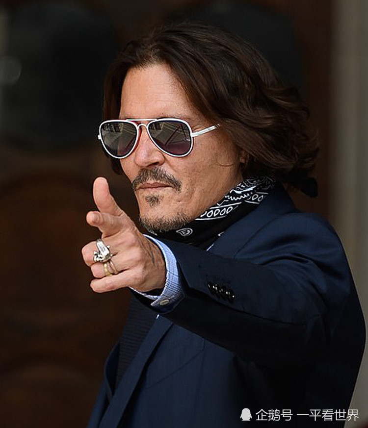 约翰尼·德普|德普庭审期间最新生活照曝光，多名工作人员作证庭审逐渐有利德普