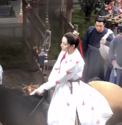 迪丽热巴|《长歌行》成大型“卸妆”现场，离开美颜后，主演们的颜值很真实