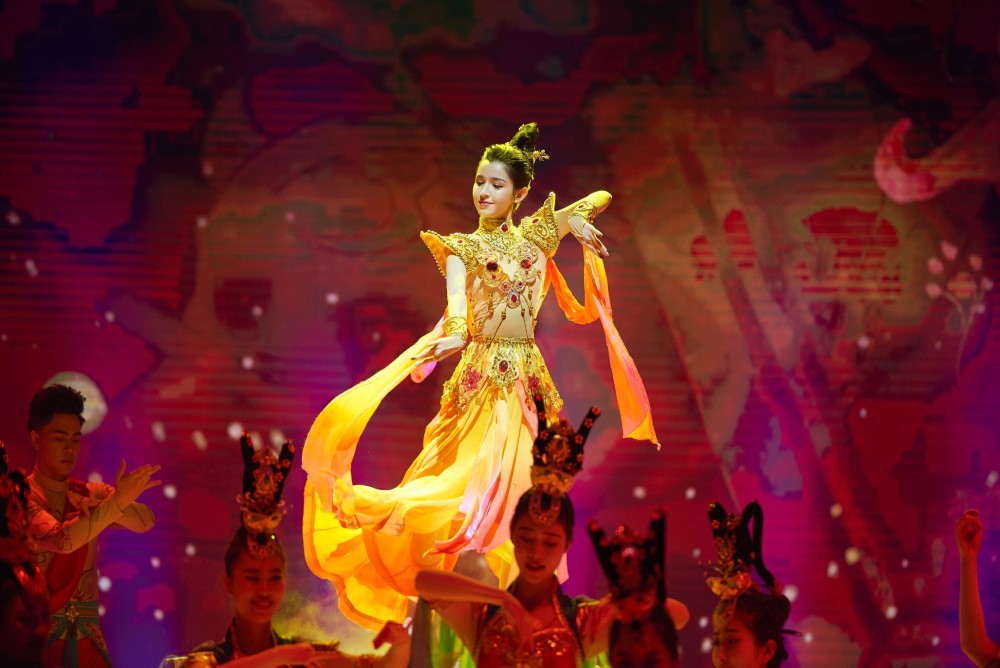 哈妮克孜再跳敦煌舞一颦一笑让人陶醉让人怀疑这美真实存在吗