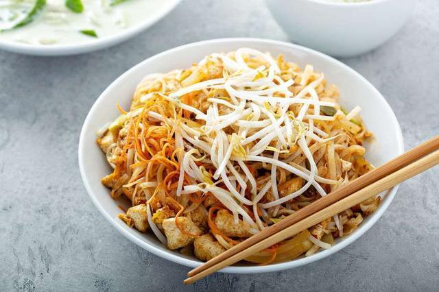 剩菜|爸妈不敢留剩菜，只怕隔夜会致癌？面对这3类食物，还真别隔夜