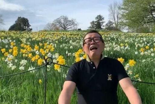 周立波|周立波终于舍得回国，言语谄媚夸国家正能量，网友喊话让他再做尿检