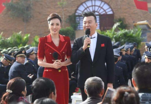 李思思|央视主持人李思思存在感越来越低，老公身份逐渐被观众“破解”