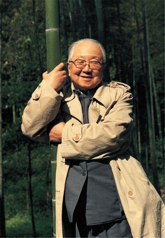 爱新觉罗·启功|字迹苍劲有力，百年难遇之人才，书界泰斗启功，一生是一本无字书