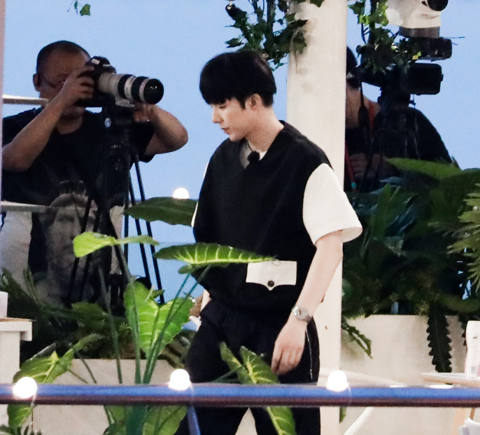 刘宇宁|赵丽颖《中餐厅》迎来好帮手，刘宇宁助阵先不说，见杨超越我爱了