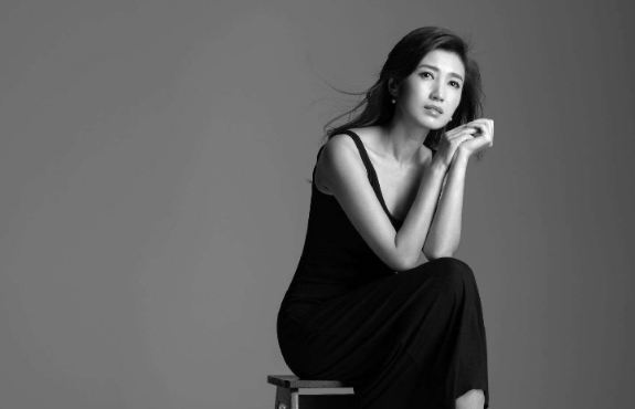 23岁嫁给蒋虎,40岁二婚嫁给刚强!41岁生子夫妻恩爱