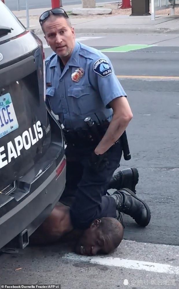 特朗普|为何黑人仍被警察杀死？特朗普竟如此回答：“白人也被杀了，更多白人！”